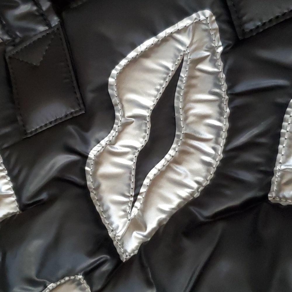 NWT Wildfox Black and Silver Lips Tote Bag - Picture 5 of 7